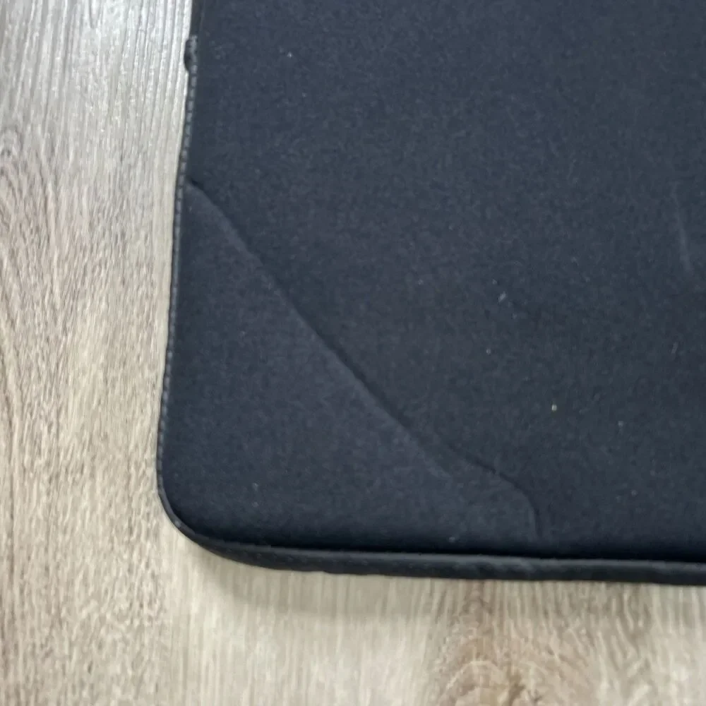 Incase Facet Laptop Sleeve for 16